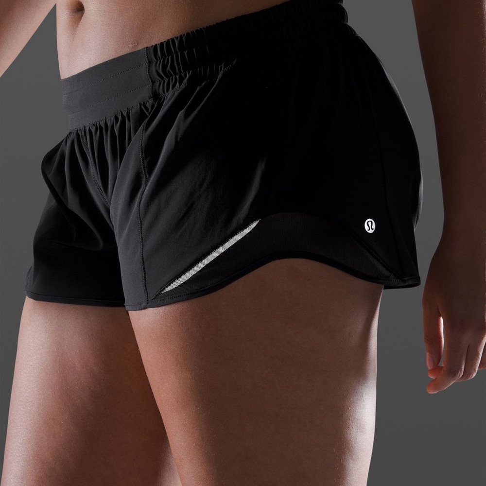 Lululemon Hotty Hot Low-Rise Lined Short 2.5”